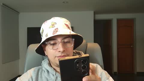 Jhoan Saenz online show from October 16, 5:07 am