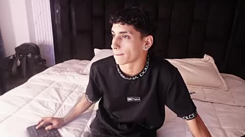 jhoanleandro online show from May 16, 10:08 pm