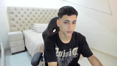 jhoanleandro online show from October 11, 6:18 am