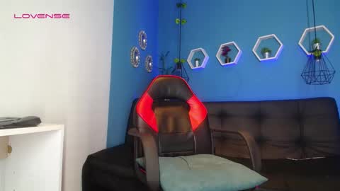 Snapshot of jhon_malo chatting on October 9, 5:46 am jhon_malo online show from October 9, 5:46 am