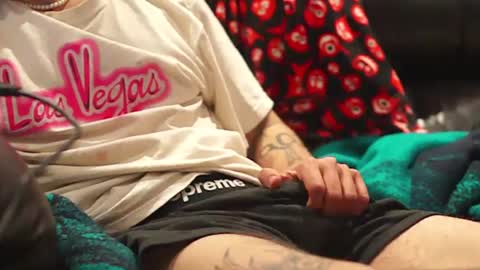 jhonnygoldendick online show from September 19, 8:07 am