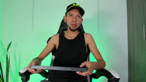 Snapshot of jhors_silv chatting on October 13, 11:51 pm Jhors online show from October 13, 11:51 pm