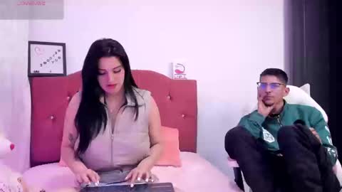 Nikii  Jhostin online show from September 11, 4:47 am