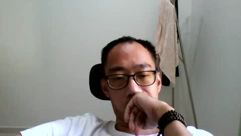 Snapshot of jiachi13 chatting on January 3, 4:33 am Alex online show from January 3, 4:33 am