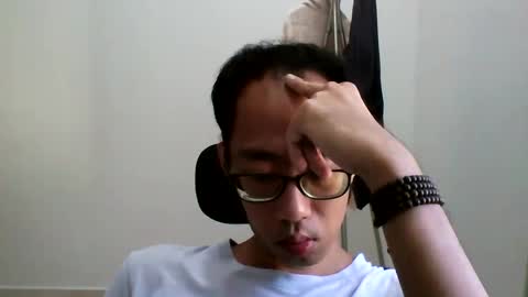 Snapshot of jiachi13 chatting on December 28, 2:22 am Alex online show from December 28, 2:22 am