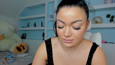 Juliee online show from January 5, 5:27 pm