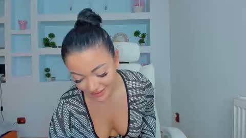 Juliee online show from October 17, 8:51 am