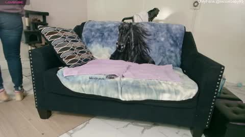 Nicole  Allen online show from January 8, 2:57 am