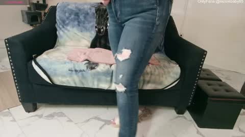 Nicole  Allen online show from January 9, 11:24 pm