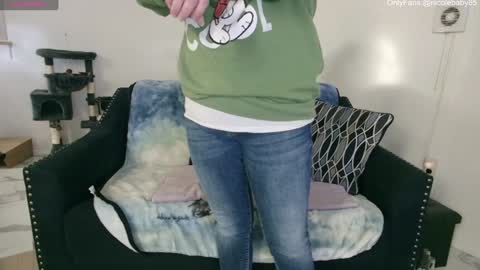 Nicole  Allen online show from December 28, 3:47 am