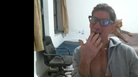 jlmbud online show from March 2, 8:37 pm