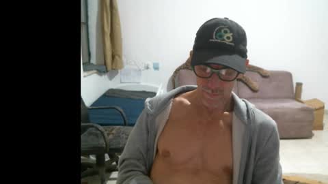 jlmbud online show from February 12, 11:41 pm