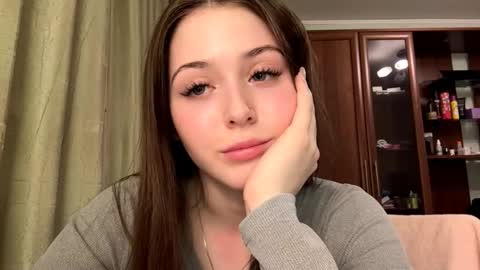 Adel online show from March 25, 6:25 pm