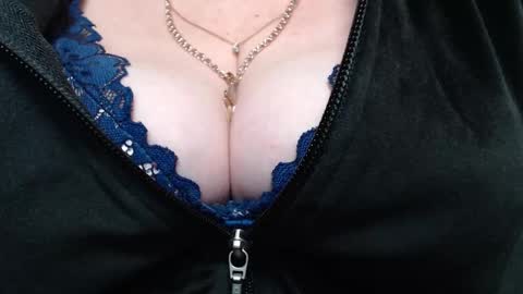 Joanna and Greg online show from February 24, 8:27 am