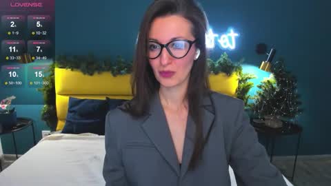 Joan online show from January 7, 1:32 am