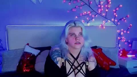 Joann online show from December 21, 11:00 pm