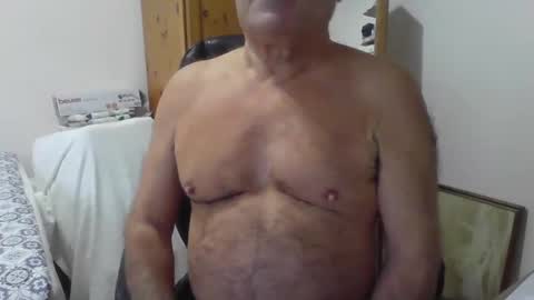 jerkoffmee online show from December 6, 3:39 pm