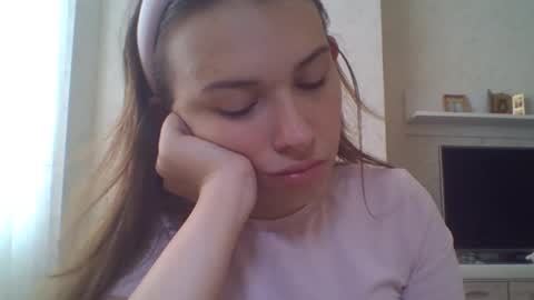 Jennifer online show from September 26, 1:19 pm