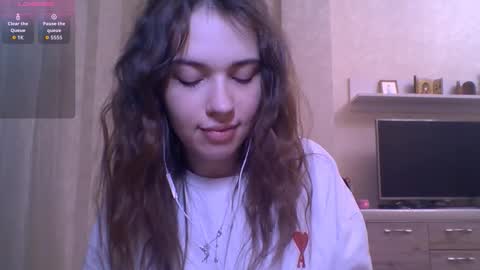 Jennifer online show from March 11, 6:33 pm