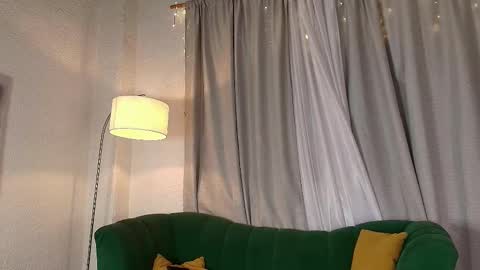     online show from February 26, 9:55 am