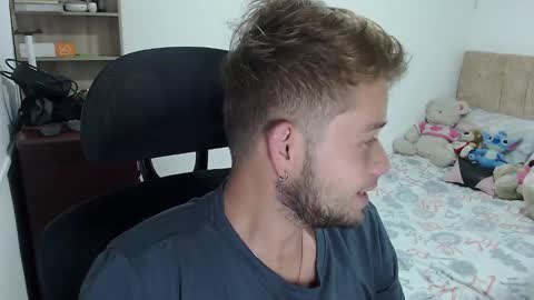 JOHAN independient model online show from December 31, 6:37 am