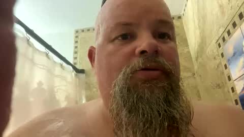 Snapshot of john40a chatting on October 31, 2:45 am John online show from October 31, 2:45 am