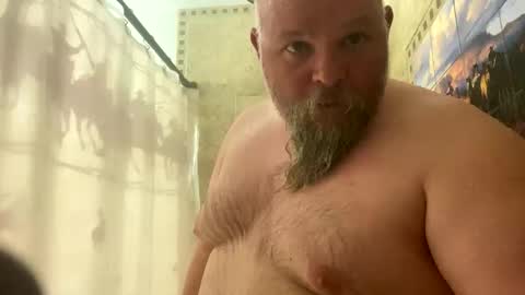 Snapshot of john40a chatting on October 29, 2:46 am John online show from October 29, 2:46 am