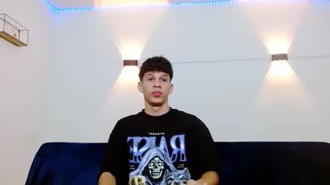 john_ssnow29 online show from October 18, 11:14 am