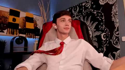 Snapshot of john_weasley chatting on March 1, 3:21 am John online show from March 1, 3:21 am