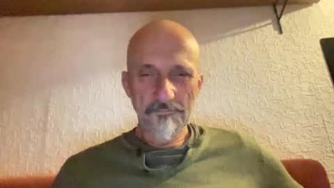 SeriousCurious online show from May 5, 9:42 pm