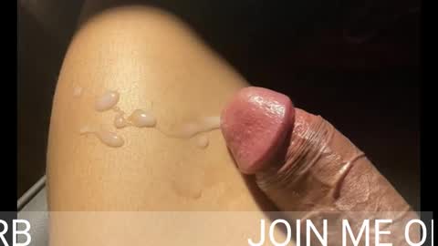 Johnnystrongarms                 online show from January 4, 4:23 am