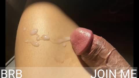 Johnnystrongarms                 online show from December 3, 3:26 am