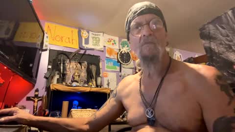 johnnyshung1 online show from December 2, 11:18 am