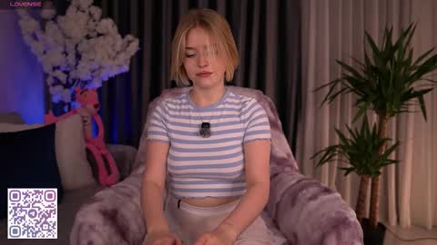 Paula online show from October 18, 12:15 am