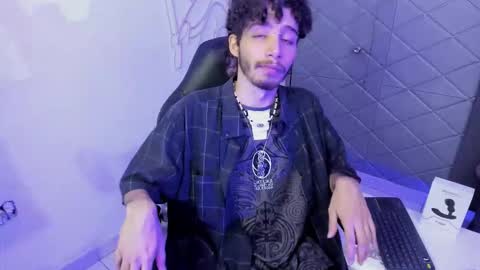 jojobraando online show from January 13, 7:05 am