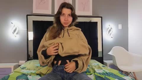 jolie_lov online show from February 9, 1:37 pm