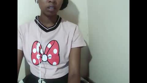 joliekah27 online show from March 17, 7:35 am