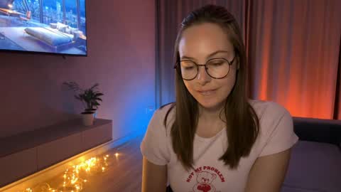 jolly_dollyy online show from April 4, 9:33 pm