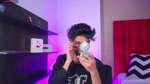 Jonas  online show from March 20, 4:50 am