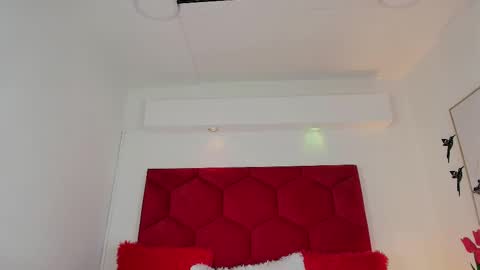 Jonas  online show from September 23, 1:38 pm