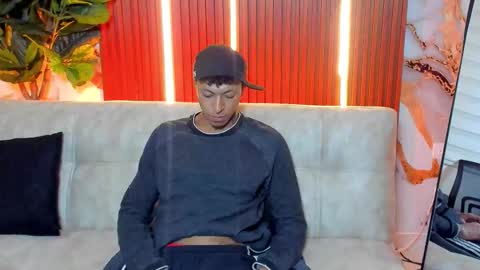 jonathan_guzman_ online show from March 10, 3:22 am