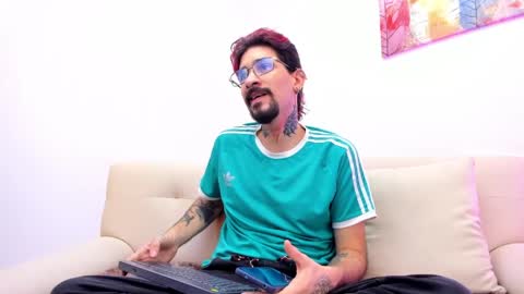 jonathan_sinn online show from May 27, 3:47 am