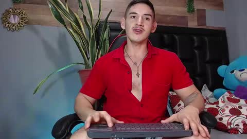 jonathancast08 online show from March 5, 10:21 pm