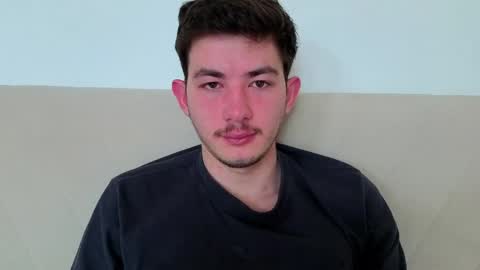 jonhy_merlin online show from May 1, 5:12 am