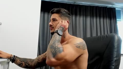 jonnyporn1 online show from February 2, 9:51 am