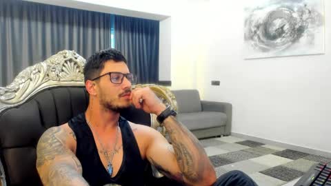 jonnyporn1 online show from May 22, 9:16 am