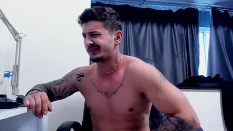 jonnyporn1 online show from January 12, 7:32 am