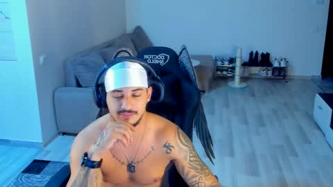 jonnyporn1 online show from October 22, 7:48 pm