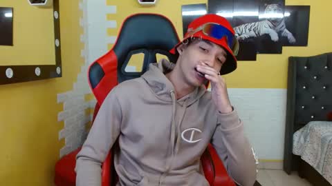 jose_sexycumm online show from September 19, 8:45 pm