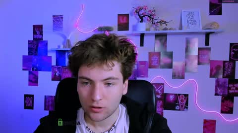 joseph_bear_ online show from April 21, 7:48 am